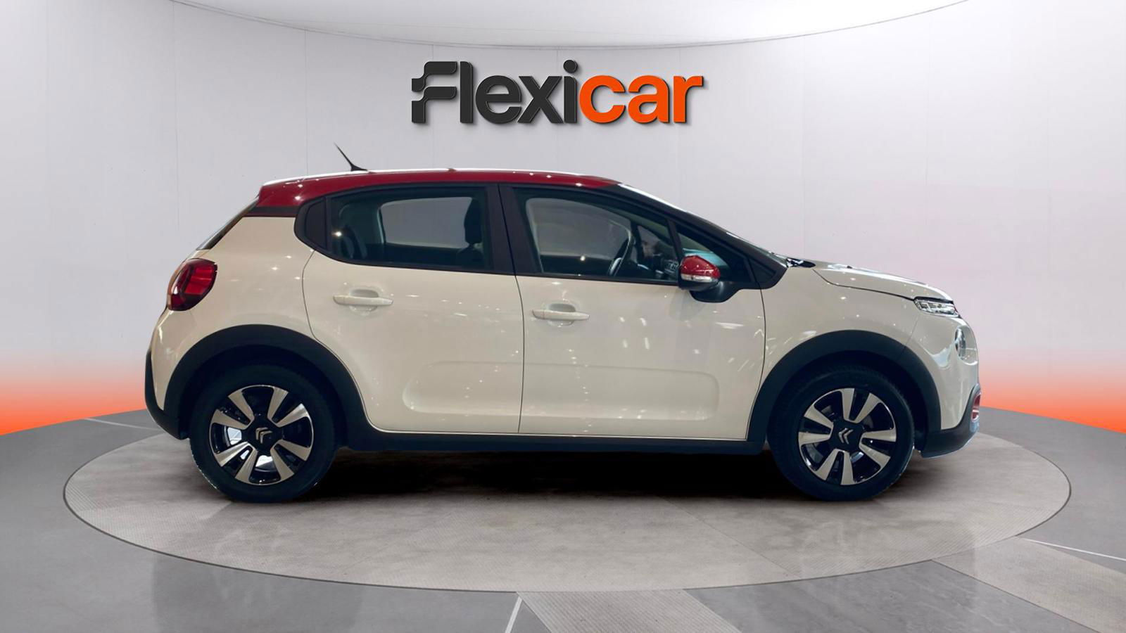 https://cdn-flexicar.caraffinity.it/public_appraisal_images_pro/images/stock/205024/28m7yzHZaN__WhatsApp Image 2025-10-07 at 17.07.18 (1).jpeg